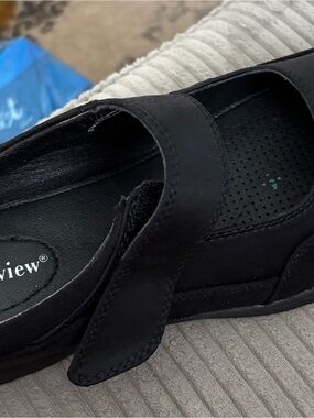 comfortview Black Slip-On Loafers with Adjustable Strap